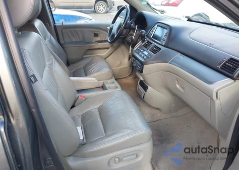 2008 Honda Odyssey Touring z USA, uszkodzony, nr VIN 5FNRL38948B112218